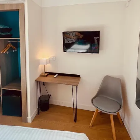 Otel Courbet 3*