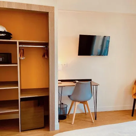Otel Courbet 3*
