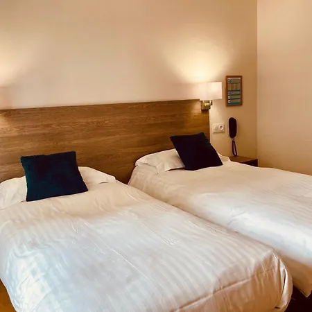 Courbet 3* Ζουάν λε Πιν