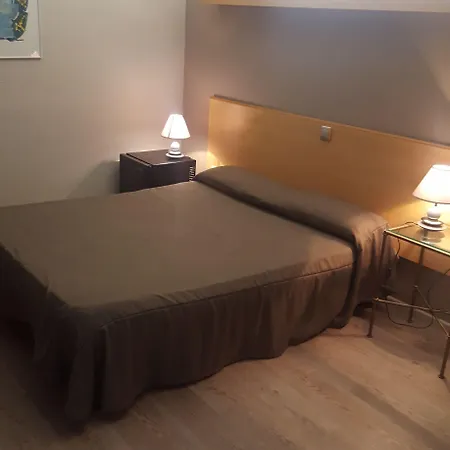 Hotell Courbet Juan-les-Pins