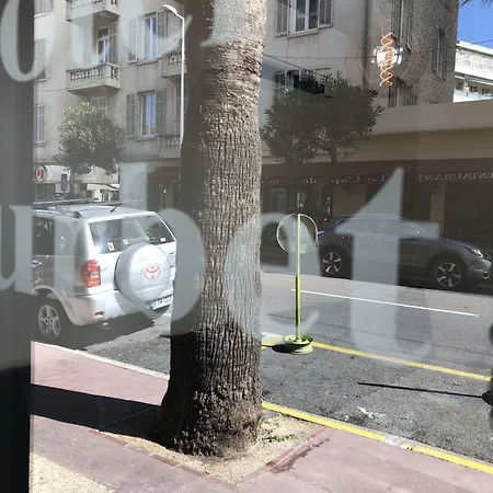 Courbet Ξενοδοχείο