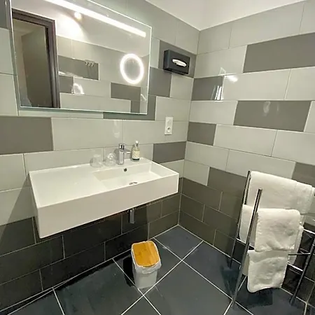 Courbet Hotell 3*