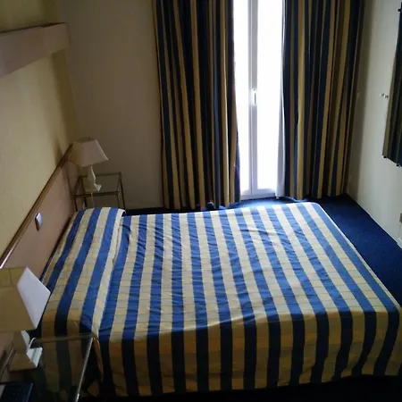 Courbet 3* Ζουάν λε Πιν